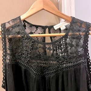 LOVESTITCH Beautiful flowy, black, lace detail, sleeveless top.